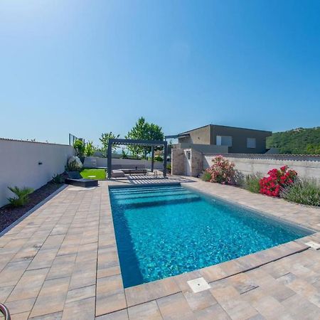 Villa Carpe Diem - With Private Pool โมสตาร์ ภายนอก รูปภาพ
