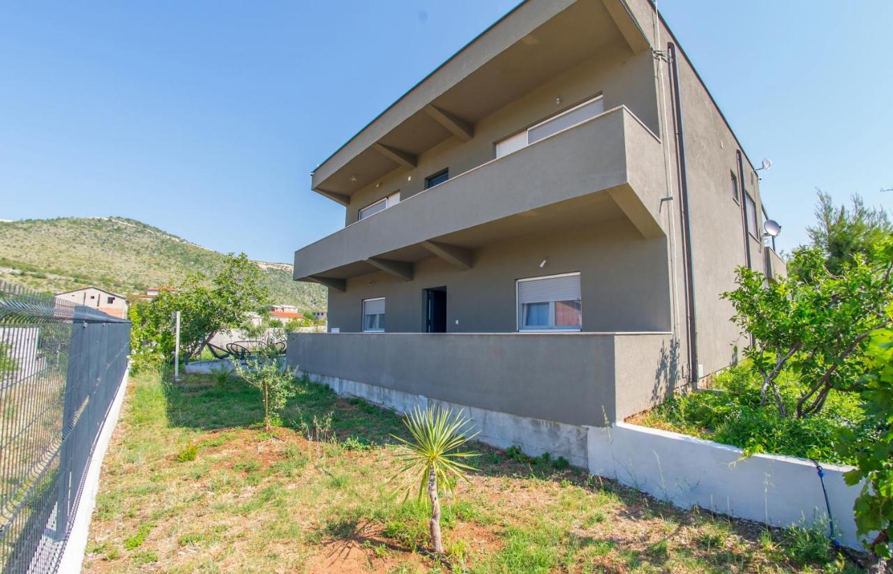 Villa Carpe Diem - With Private Pool โมสตาร์ ภายนอก รูปภาพ