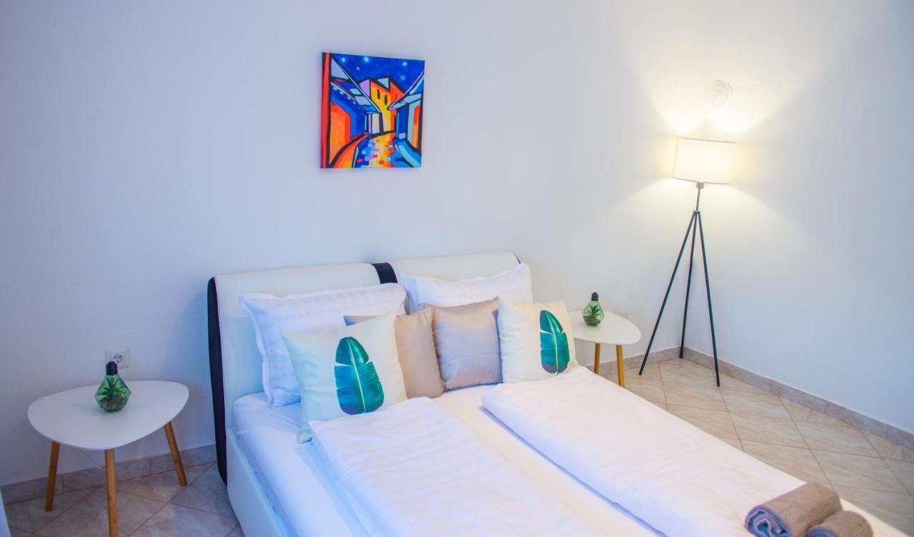 Villa Carpe Diem - With Private Pool โมสตาร์ ภายนอก รูปภาพ