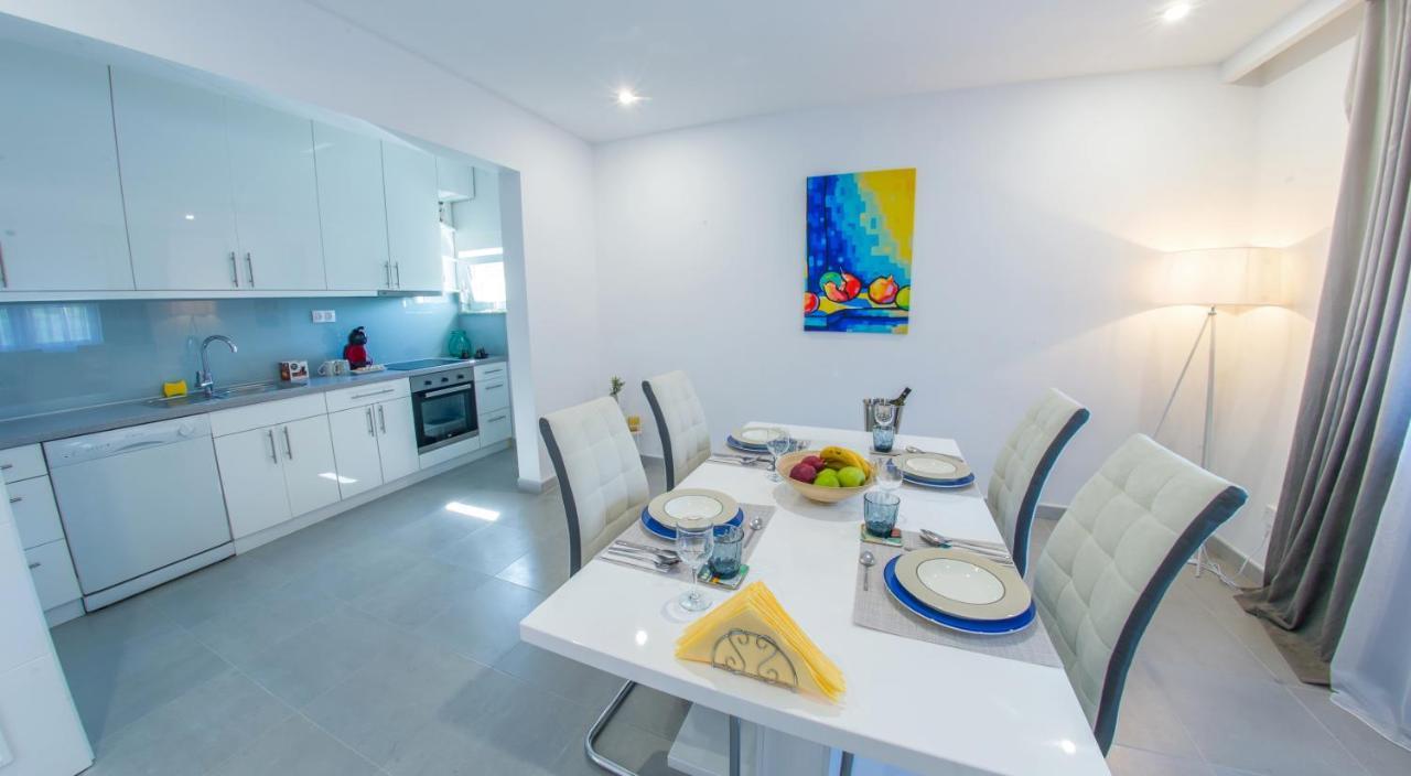 Villa Carpe Diem - With Private Pool โมสตาร์ ภายนอก รูปภาพ