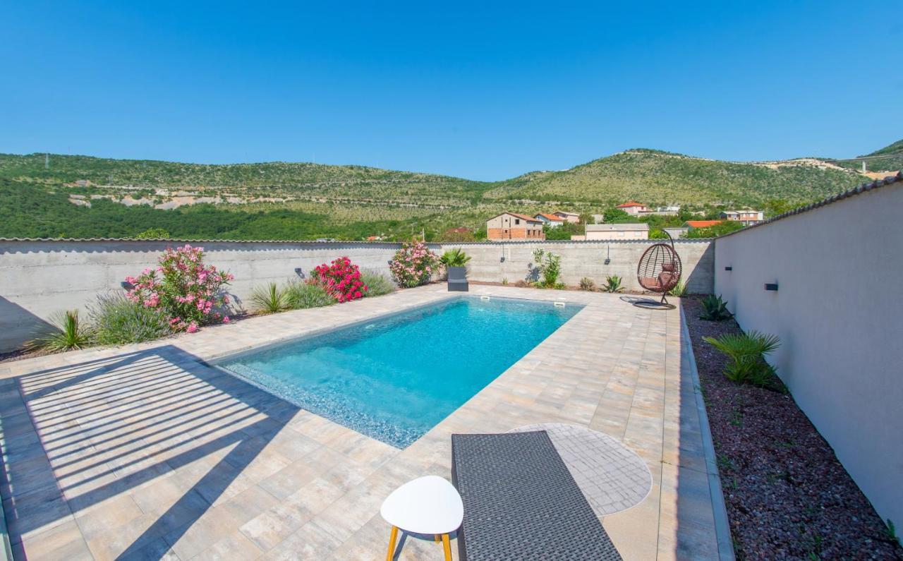 Villa Carpe Diem - With Private Pool โมสตาร์ ภายนอก รูปภาพ